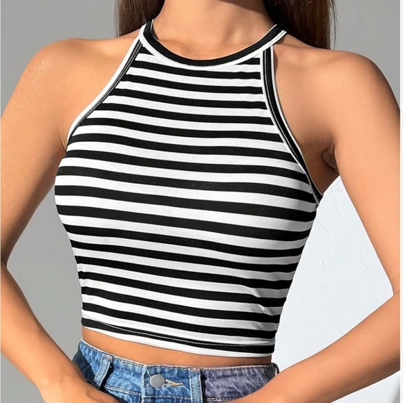 Soprano Crop Tank - Picture 2 of 4